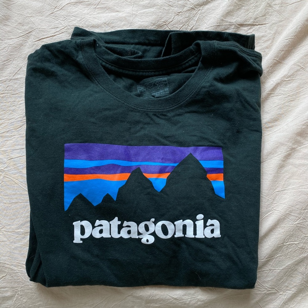 Patagonia Men’s Long-Sleeve Black T-Shirt